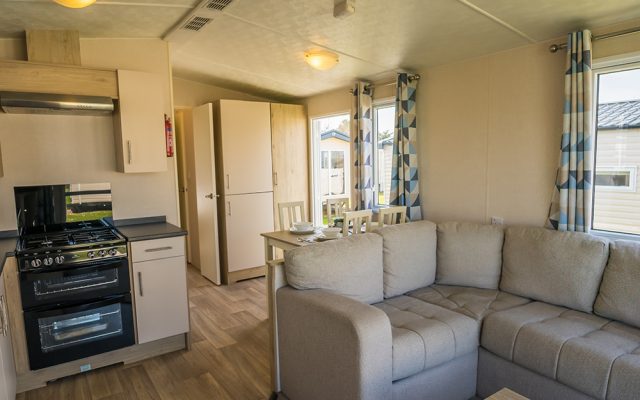 premier 4 dining area